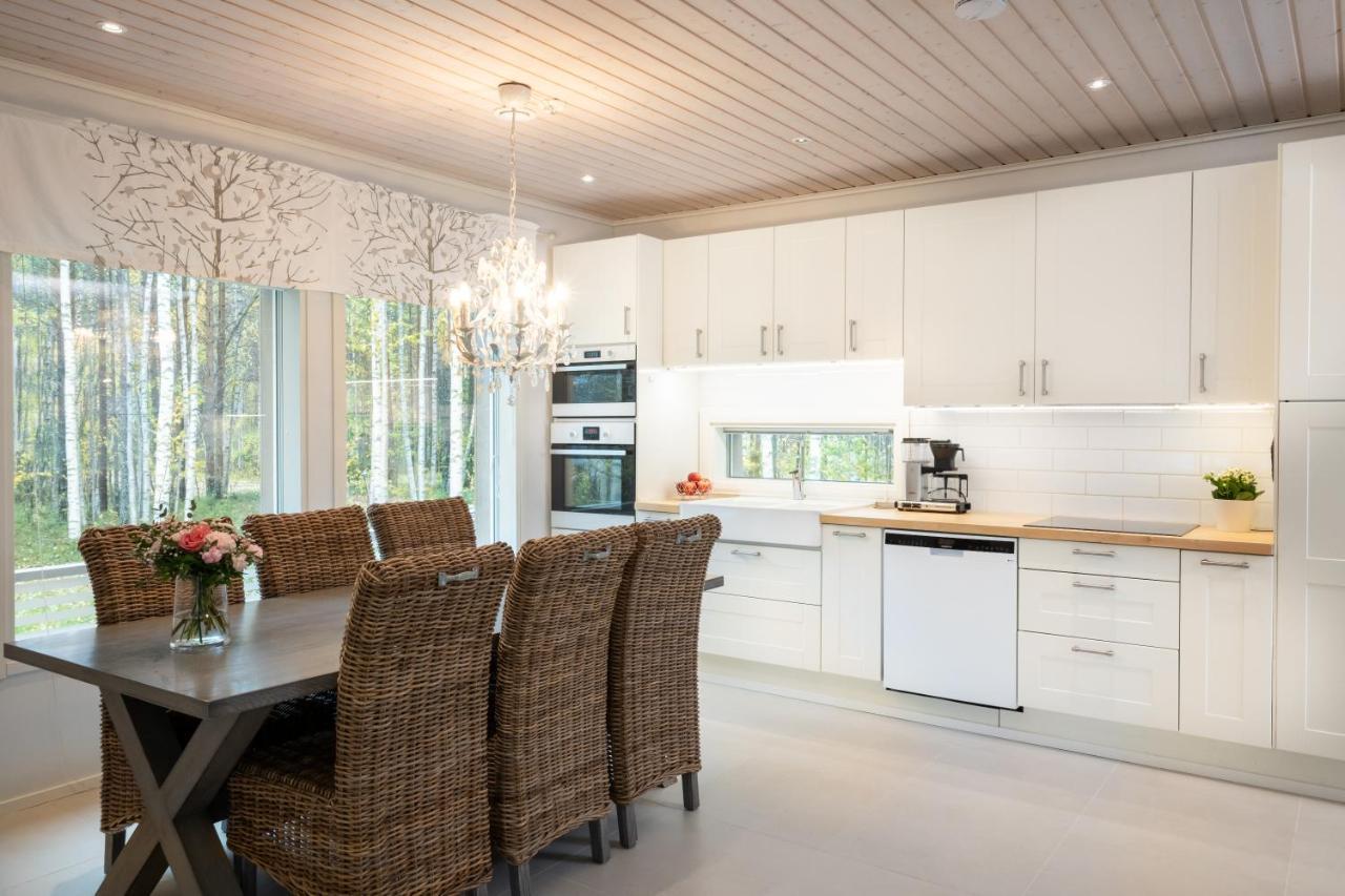Luxurious Villa Kinos With Jacuzzi Rovaniemi Kültér fotó